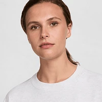 Nike Sportswear Essential Women's Oversized T-Shirt. Nike.com