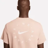 Paris Saint-Germain Voice Men's Soccer T-Shirt. Nike.com