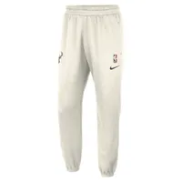 Milwaukee Bucks Spotlight Men's Nike Dri-FIT NBA Pants. Nike.com