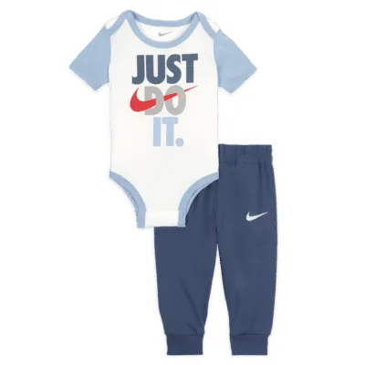 Nike Fastball Bodysuit and Pants Set Baby Set. Nike.com
