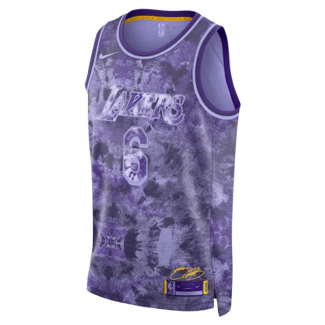 Los Angeles Lakers Nike Men's Dri-Fit NBA Swingman Jersey in White, Size: XS | DO9448-101
