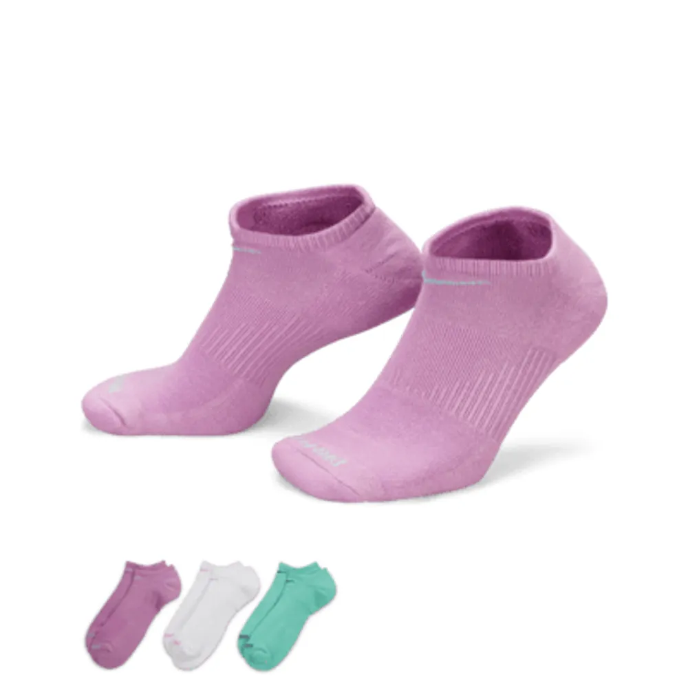 Nike Everyday Plus Cushioned Training Ankle Socks (3 Pairs).