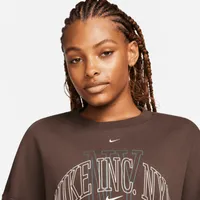 Nike Sportswear Phoenix Fleece Women's Over-Oversized Crew-Neck Graphic Sweatshirt. Nike.com