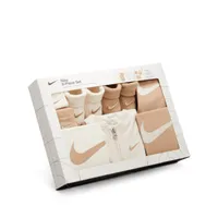 Nike 8-Piece Gift Set Baby 8-Piece Boxed Gift Set. Nike.com