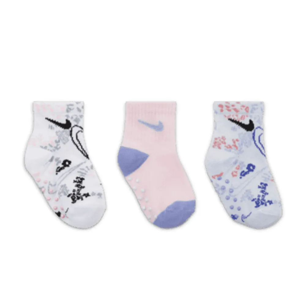 Nike Printed Gripper Socks Box Set (3 Pairs) Baby Socks. Nike.com