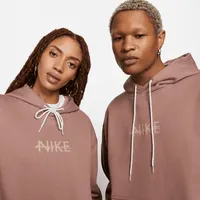 Nike SB x Doyenne Fleece Skate Pullover Hoodie. Nike.com