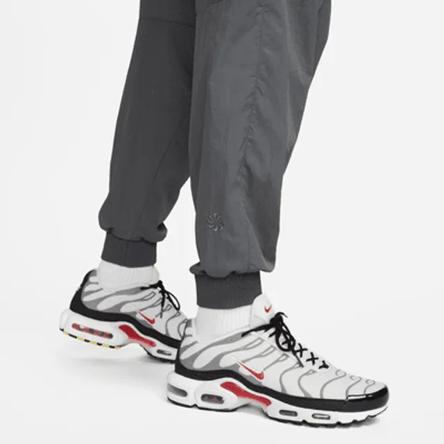 Nike Sportswear Therma-FIT Tech Pack Men's Repel Winterized Trousers. Nike  LU