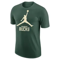 Milwaukee Bucks Essential Men's Jordan NBA T-Shirt. Nike.com