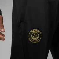 Paris Saint-Germain Strike Men's Jordan Dri-FIT Knit Soccer Pants. Nike.com