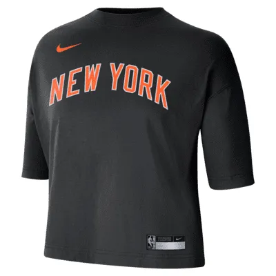 New York Knicks Courtside City Edition Women's Nike NBA T-Shirt. Nike.com
