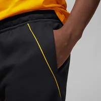 Paris Saint-Germain Men's Fleece Shorts. Nike.com