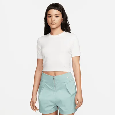 Nike Sportswear Essential Women's Crop T-Shirt. Nike.com