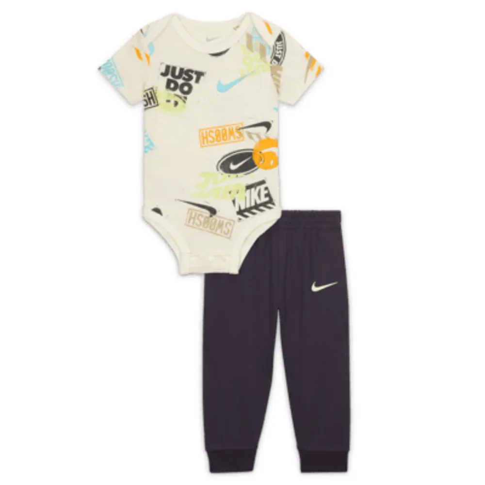 Nike Wild Air Printed Bodysuit and Trousers Set Baby 2-Piece Set. UK