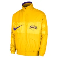 Los Angeles Lakers Courtside Men's Nike NBA Lightweight Jacket. Nike.com