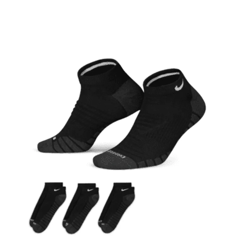 Nike Everyday Plus Cushioned Training No-Show Socks (6 Pairs).