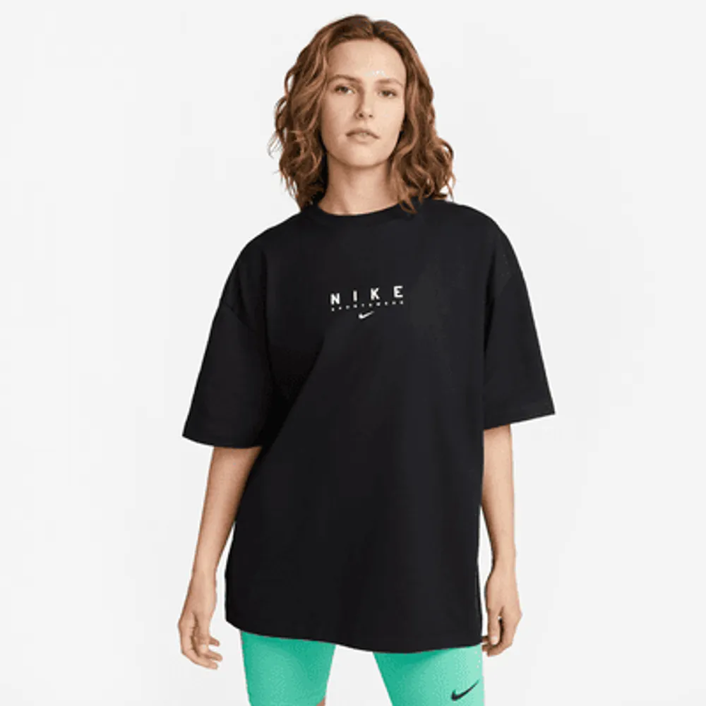 Nike Sportswear Essential Women's Oversized T-Shirt. Nike.com