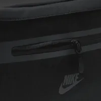 Nike Elemental Premium Fanny Pack (8L). Nike.com