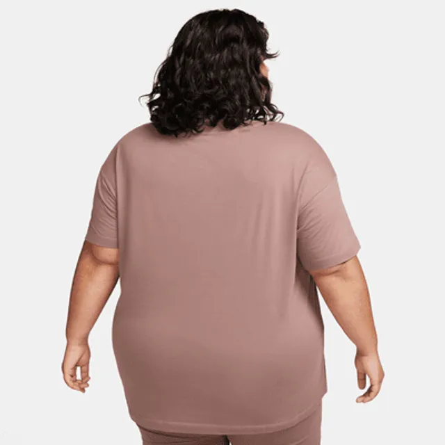 Nike Sportswear Essential Women's Oversized Short-Sleeve Top (Plus Size)