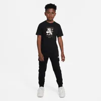 Nike Sportswear Big Kids' T-Shirt. Nike.com