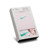 Nike Swoosh Gingham 3-Piece Box Set Baby Set. Nike.com