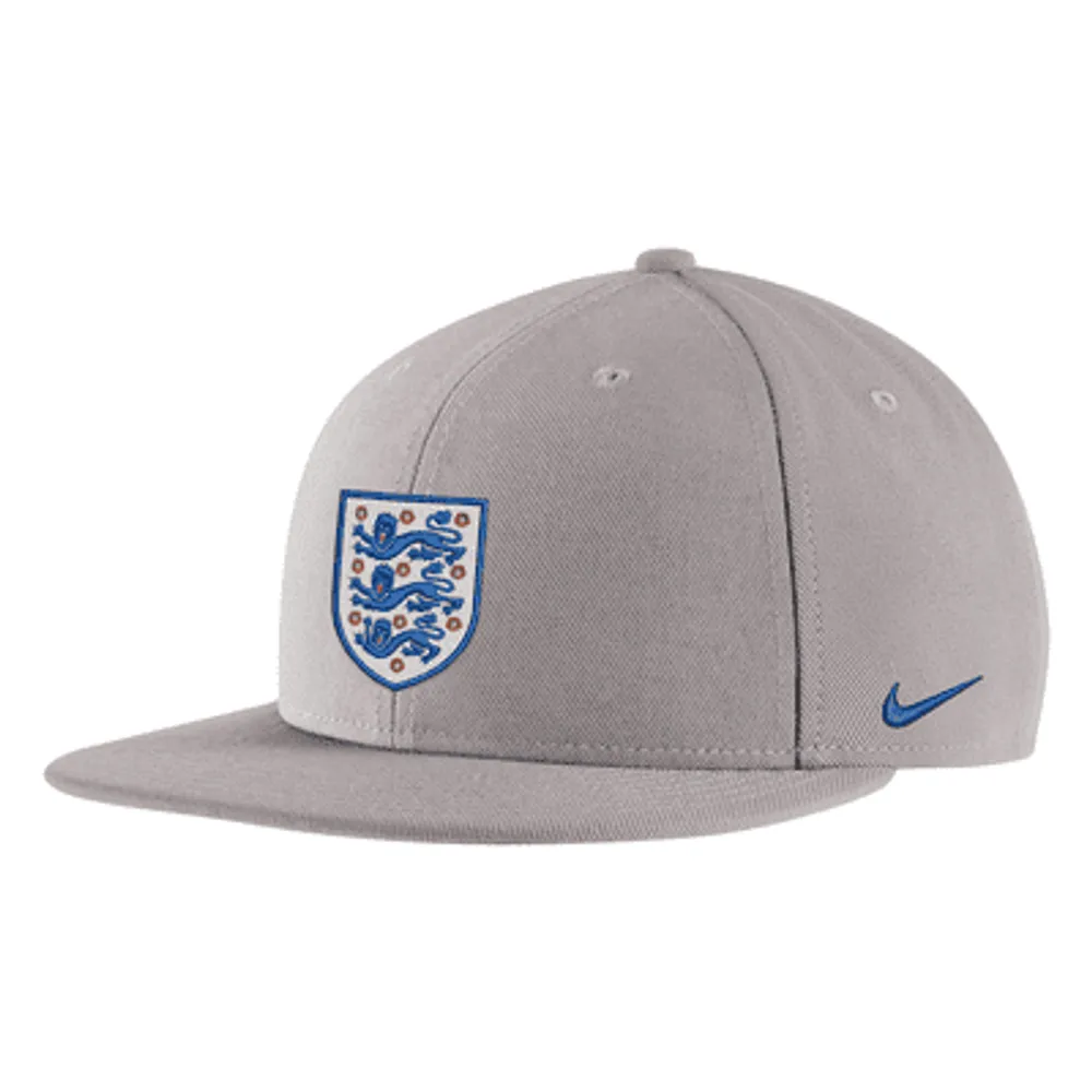 Nike Dri-FIT RFLCTV Heritage86 (NFL New England Patriots) Men's Adjustable  Hat. Nike.com