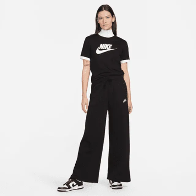 Nike Sportswear Essentials Women's Logo T-Shirt