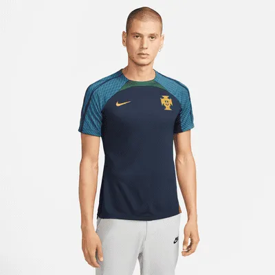 Portugal Strike Men's Nike Dri-FIT Short-Sleeve Soccer Top. Nike.com