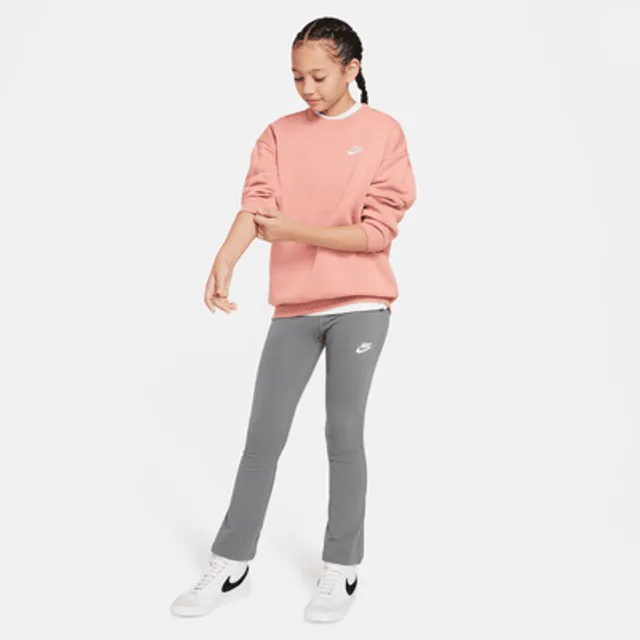 Nike Sportswear Favorites Big Kids' (Girls') Mid-Rise Flared Leggings. Nike.com