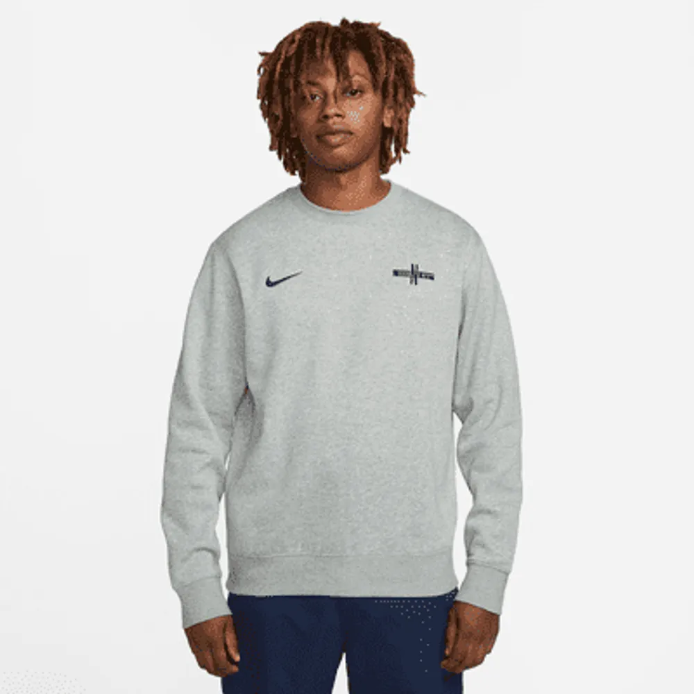 England Club Fleece Men's Sweatshirt. Nike.com