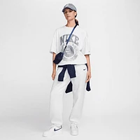 Nike Sportswear Essential Women's Oversized T-Shirt. Nike.com