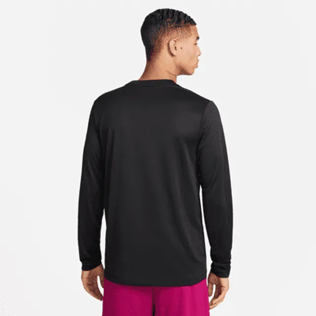 Nike Dri-FIT Men's Long-Sleeve Fleece Fitness Top.