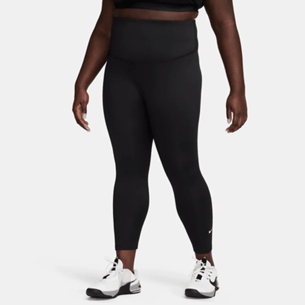 Plus Size Nike Universa Leggings Review - CeCe Olisa