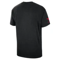 Chicago Bulls Courtside Men's Nike NBA Max90 T-Shirt. Nike.com