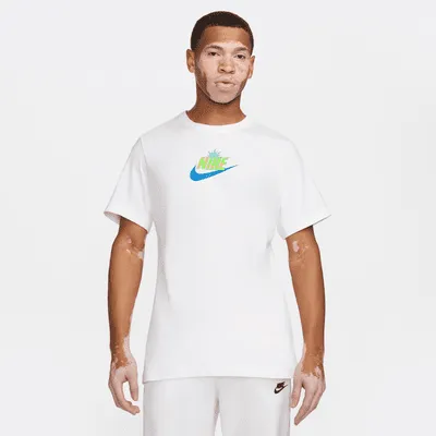 Nike Sportswear T-Shirt. Nike.com