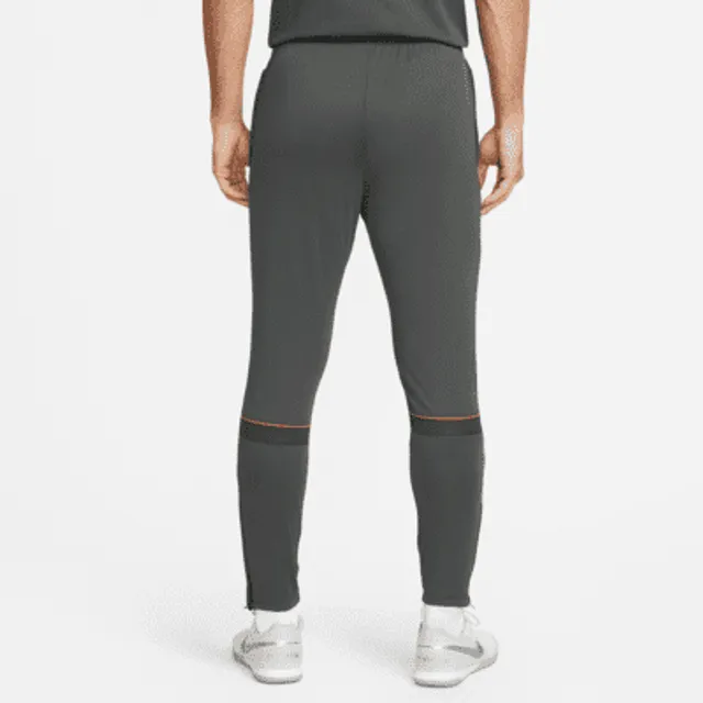 Nike Dri-FIT Player (NFL New England Patriots) Men's Pants. Nike.com