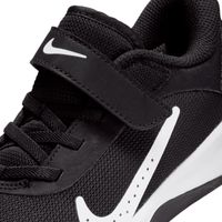 Chaussure Nike Omni Multi-Court pour jeune enfant. FR