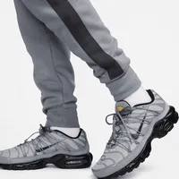 Nike Air Men's Fleece Cargo Pants. Nike.com