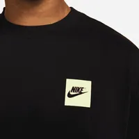 Nike T-Shirt. Nike.com
