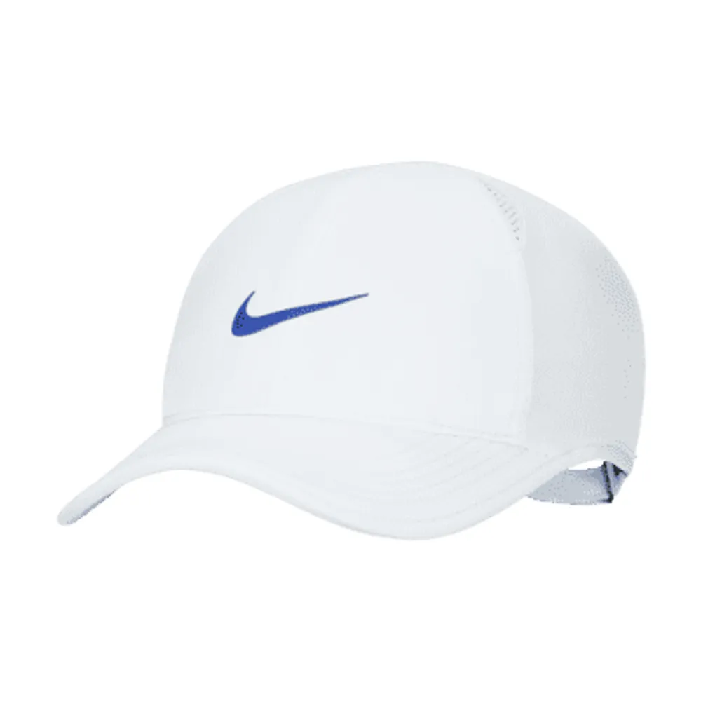 Nike Sportswear AeroBill Featherlight Adjustable Cap.
