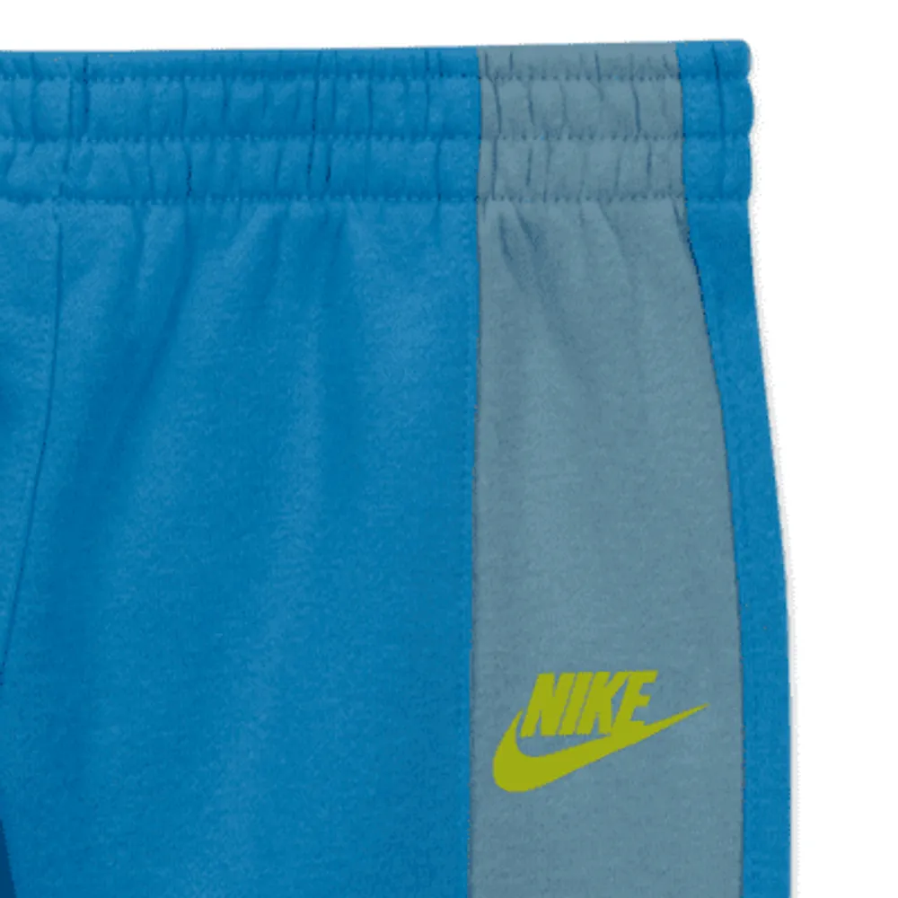 Nike Baby (12-24M) Amplify Shorts Set. Nike.com