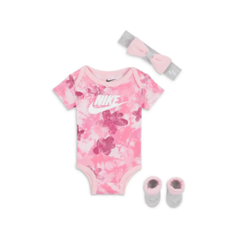 Nike Baby Girl Short Sleeve Bodysuits 3 Pack