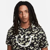 Nike Sportswear Men's T-Shirt. Nike.com