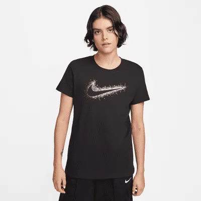 Nike Sportswear Swoosh Women's Graphic T-Shirt. Nike.com