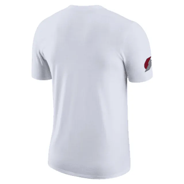 Nike Logo Essential (NFL Tampa Bay Buccaneers) Men's T-Shirt. Nike SI