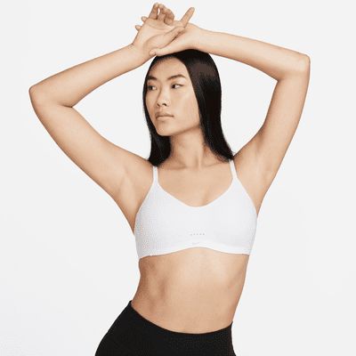 Brassière de sport rembourrée à maintien léger Nike Dri-FIT Alate Minimalist pour Femme. FR