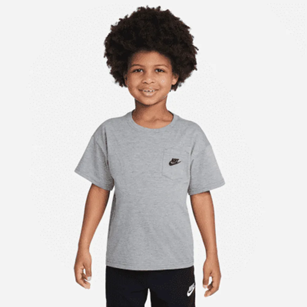 Nike Sportswear Relaxed Pocket Tee Little Kids' T-Shirt. Nike.com