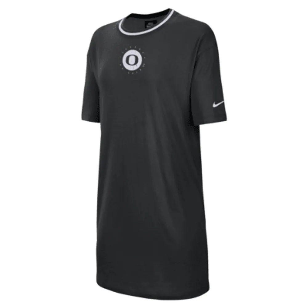 Oregon Essential Women's Nike College Dress. Nike.com