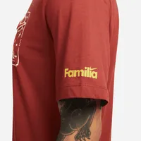 Nike Sportswear Somos Familia Short-Sleeve T-Shirt. Nike.com