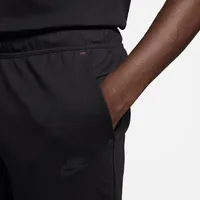 Nike Sportswear Tech Fleece Lightweight Men's Shorts. Nike.com