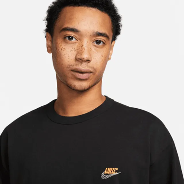 Nike Sportswear Men's Long-Sleeve Max90 T-Shirt.